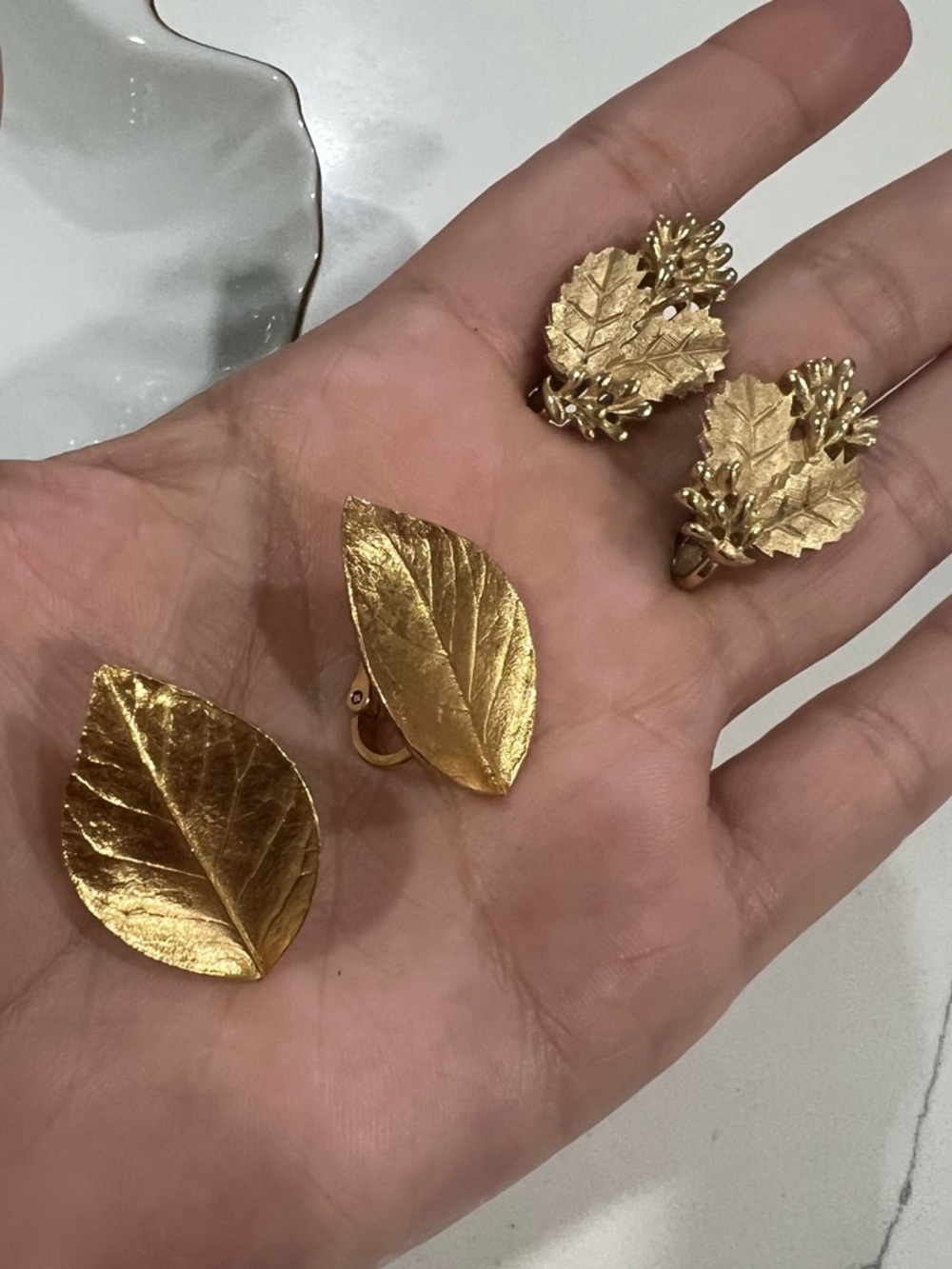 Crown Trifari Vintage Gold Tone Leaf Clip-On Earrings Lot Signed